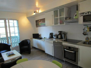 Appartement Confortable pour 6 en Centre-Ville avec Balcon et Proximité Parking - FR-1-234-241